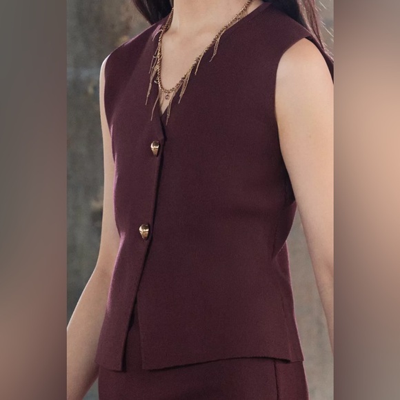 Zara Burgundy Sleeveless Knit Vest with Gold Button Detail- New with Tags - Picture 5 of 9